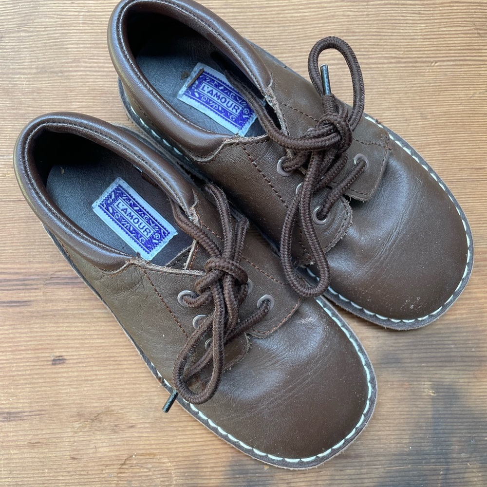 L'Amour Brown Dress Shoes Classic Oxford Style